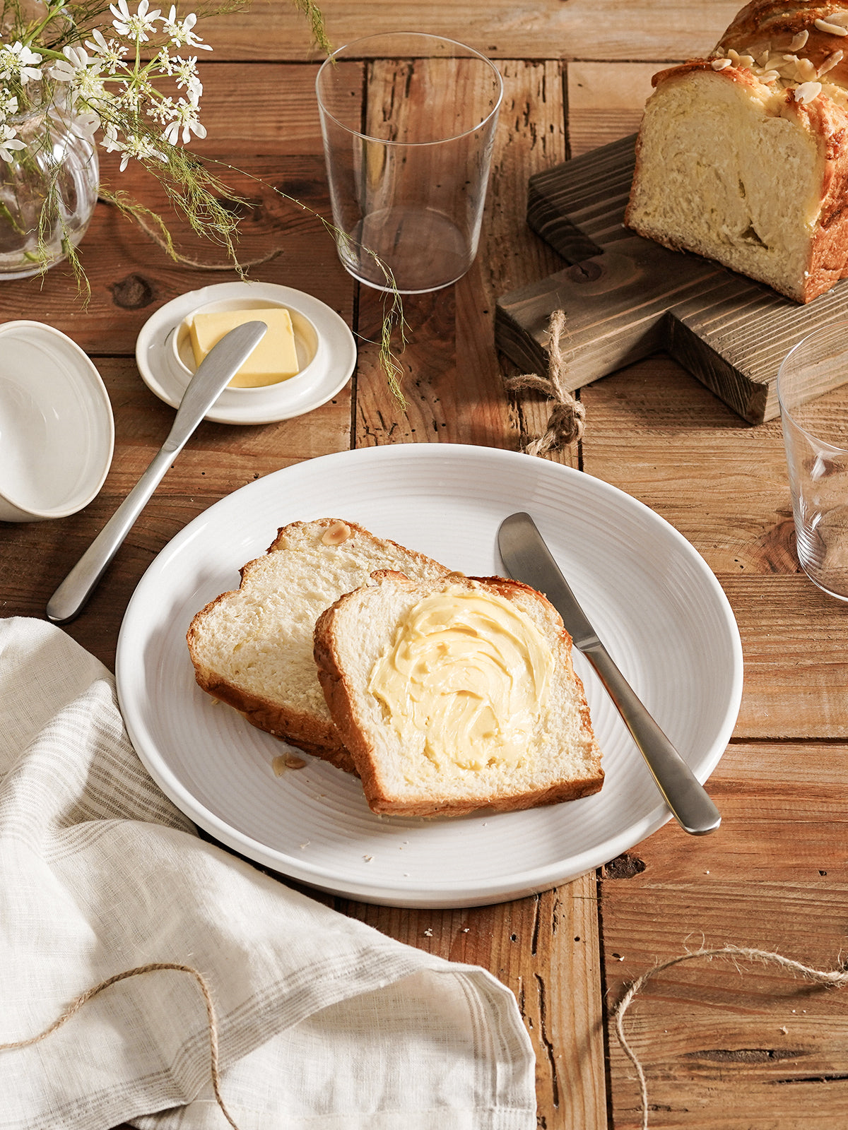 16-Piece Ceramic Dinnerware Set with Plates and Bowls, White Textured Ceramic, Microwave & Dishwasher Safe,Set of 4