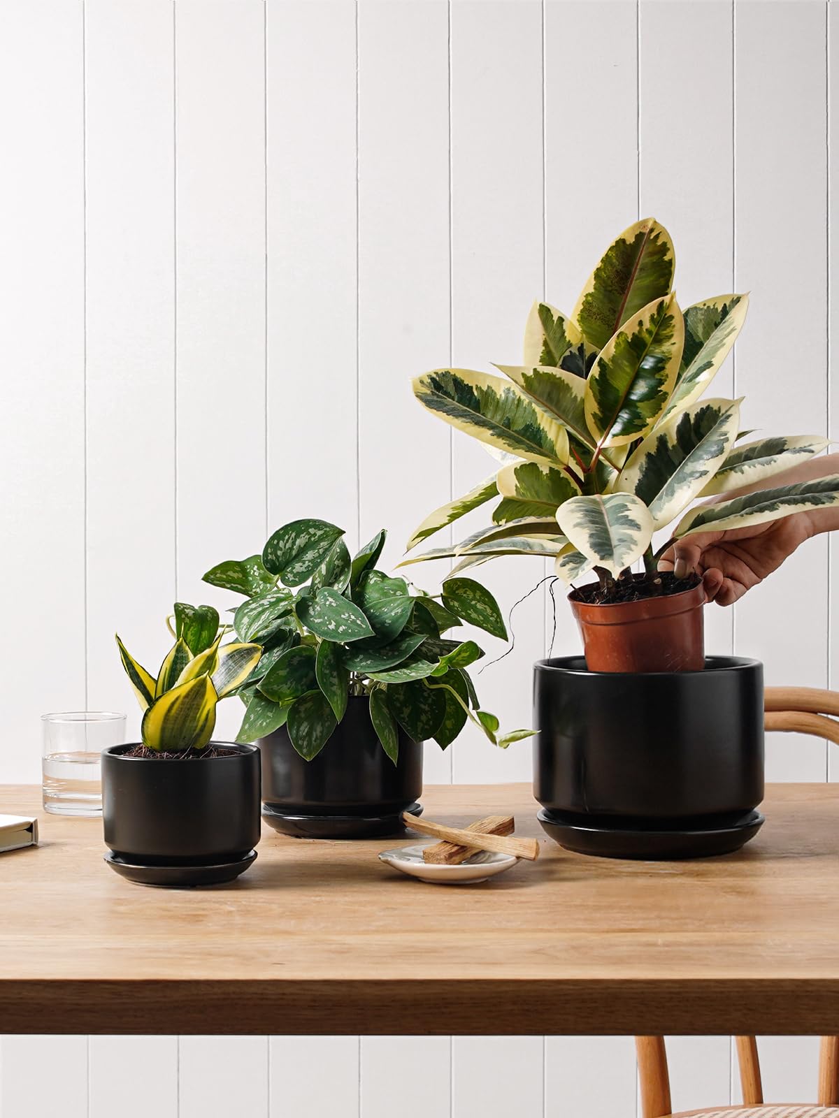BEMAY 6.8" Ceramic Plant Pot with Drainage Hole and Attached Saucer, Black indoor Planter