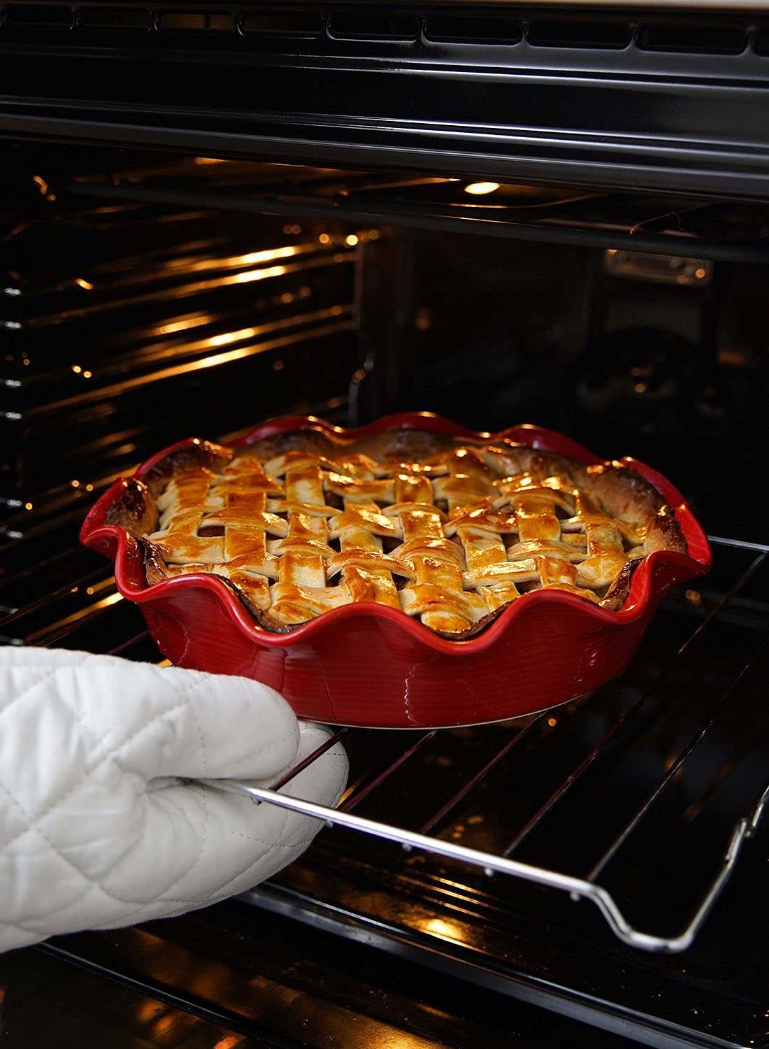 LE TAUCI Red Ceramic Pie Pans for Baking, Set of 2, 11 Inch Ruffled Deep Dish Pie Plates, Holiday Bakeware for Apple Pie, Tart and Quiche