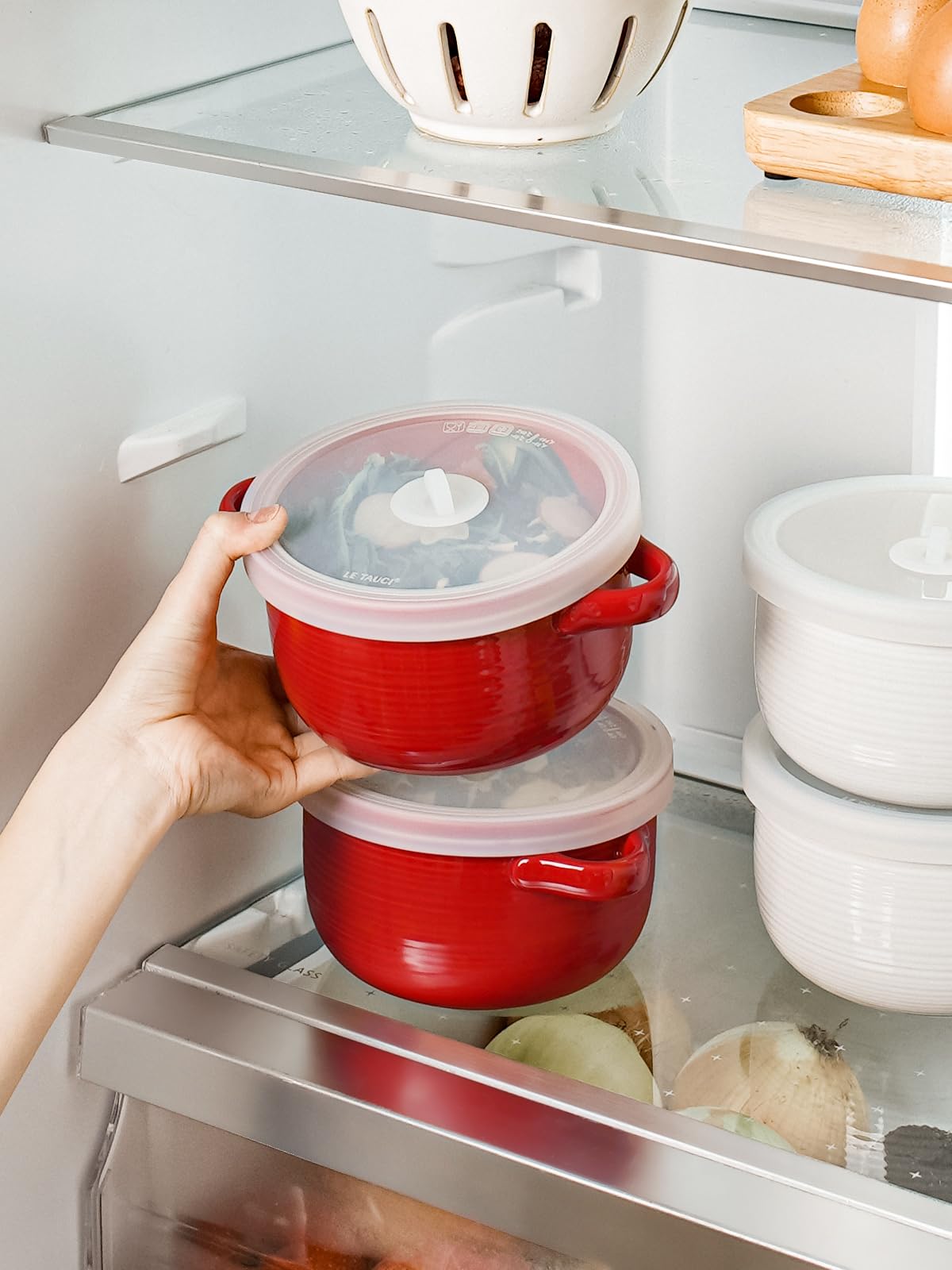 Red Ceramic Soup Bowls with Lids and Handles, 28 oz French Onion Soup Bowls Set of 2, Microwave Safe Bowls for Cereal, Chili, Stew and Leftovers